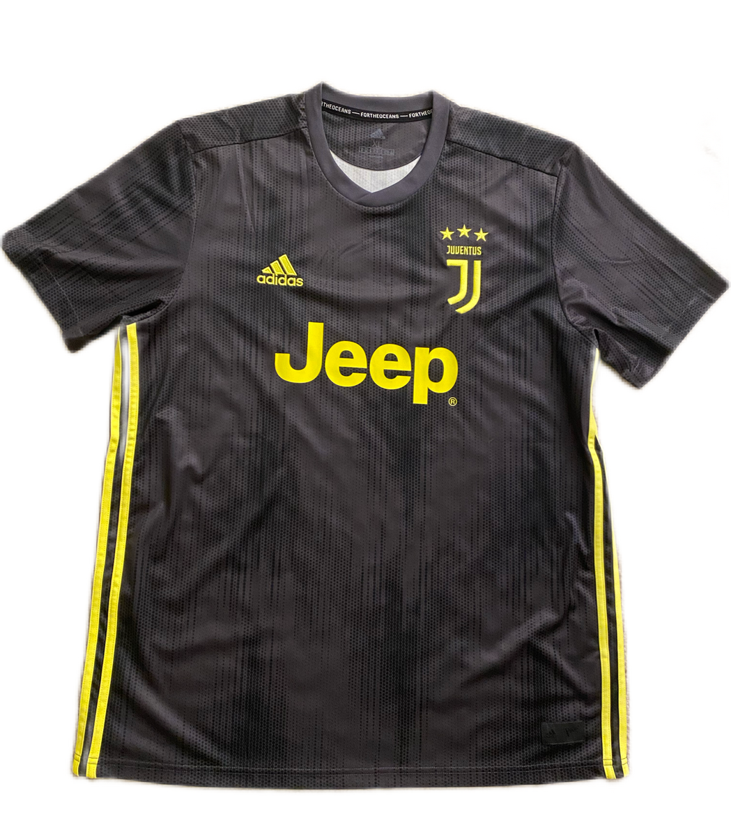 Juventus black jersey 2018 on sale