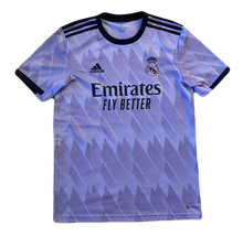 Load image into Gallery viewer, Real Madrid 2022/23 Away (Excellent) M
