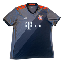 Load image into Gallery viewer, Bayern Munich 2016/17 Away (Excellent) L

