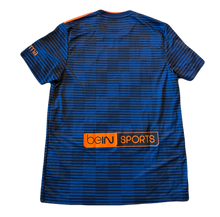 Load image into Gallery viewer, Valencia 2018/19 Away (Good) L
