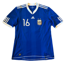 Load image into Gallery viewer, Argentina 2009/11 Home Aguero #16 (Good) M
