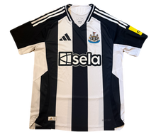 Load image into Gallery viewer, Newcastle 2024/25 Home Player Version (Excellent) L
