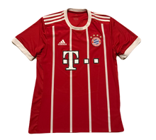 Load image into Gallery viewer, Bayern Munich 2017/18 Home (Fair) M
