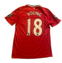 Load image into Gallery viewer, Manchester United 2011/12 Home Young #18 (Good) L
