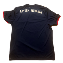 Load image into Gallery viewer, Bayern Munich 2017/18 Away (Good) XL
