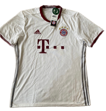 Load image into Gallery viewer, Bayern Munich 2016/17 Third (New)
